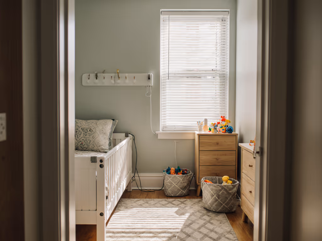 Childproofing Toddler Bedroom: Safe Anchoring & Cord Solutions